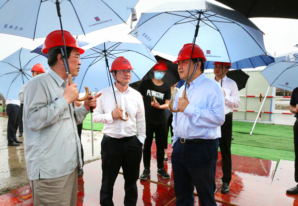 省人大常委會黨組副書記、副主任李衛(wèi)寧(右一)調(diào)研浙能樂清電廠三期項目。 樓瑋瑤 攝.jpg 省人大常委會黨組副書記、副主任李衛(wèi)寧(右一)調(diào)研浙能樂清電廠三期項目。 樓瑋瑤 攝.jpg